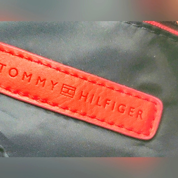 Tommy Hilfiger Women's Crossbody Bucket Bag - Picture 10 of 14